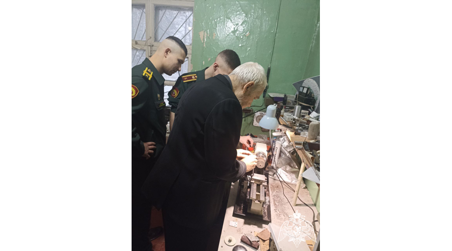 Курсанты факультета (связи) посетили клуб радиолюбителей «Гайва»