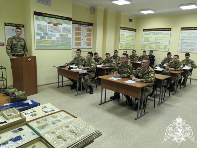 На факультете (тыла) проведена защита курсовых работ по дисциплине «Товароведение военной одежды и обуви»