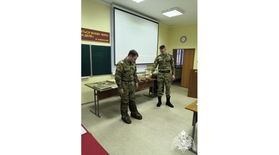 На факультете (тыла) проведена защита курсовых работ по дисциплине «Товароведение военной одежды и обуви»