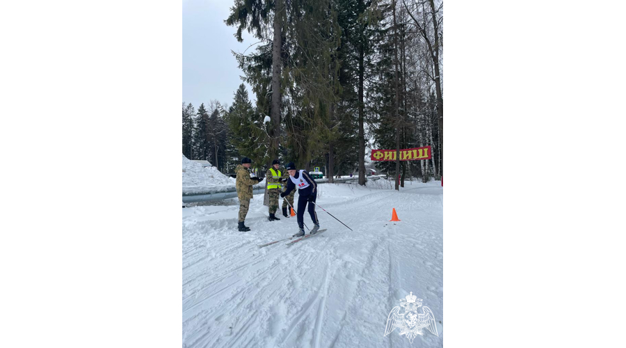 В Пермском военном институте прошел чемпионат по военно-спортивному многоборью (зимнему офицерскому троеборью)