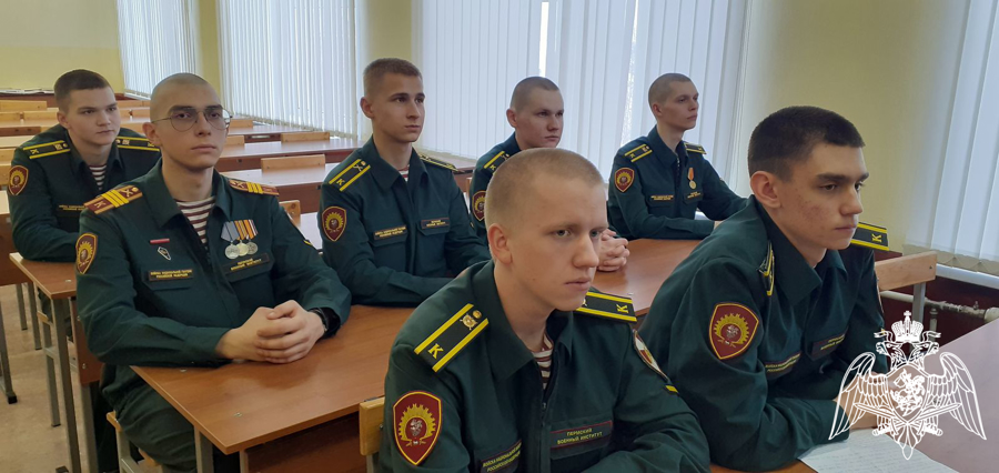 В Пермском военном институте проведен круглый стол по истории «Несломленный Ленинград. 80 лет со дня полного освобождения Ленинграда от фашистской блокады»