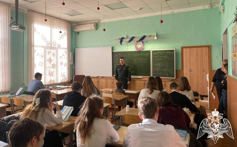Курсантами факультета (связи) Пермского военного института проведена агитационно-пропагандистская работа, направленная на профессиональную ориентацию учащихся старших классов средних образовательных школ