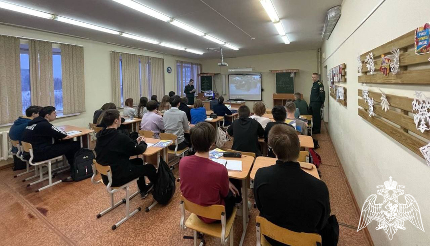 Курсантами факультета (связи) Пермского военного института проведена агитационно-пропагандистская работа, направленная на профессиональную ориентацию учащихся старших классов средних образовательных школ