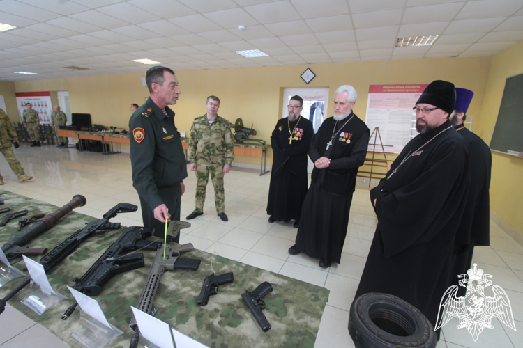 В Пермском военном институте представители Московского Патриархата Русской Православной Церкви провели занятия по духовно-нравственному воспитанию