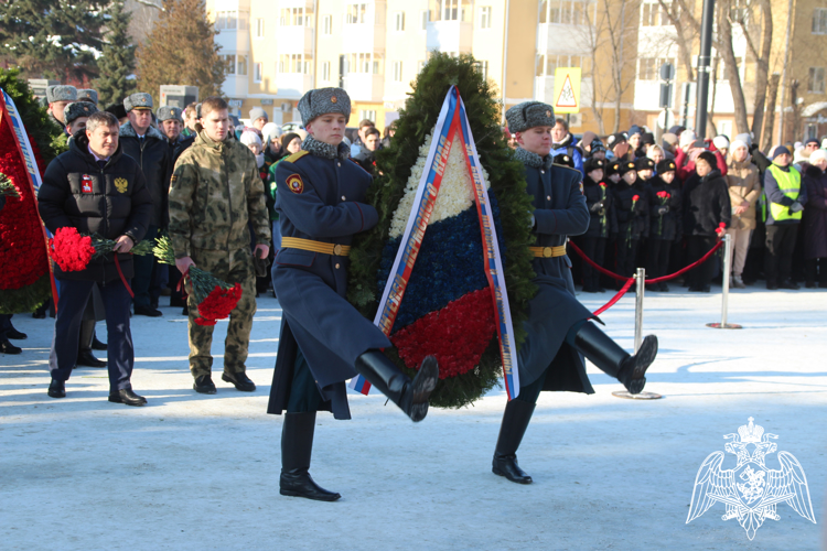 Военнослужащие Пермского военного института Росгвардии почтили память погибших защитников Отечества