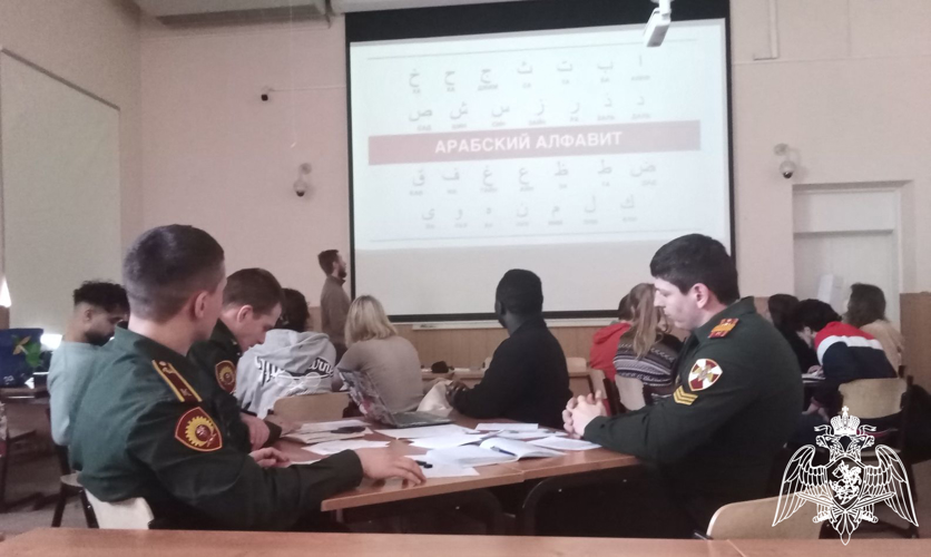 Курсанты Пермского военного института провели встречу с арабскими студентами в ПГНИУ