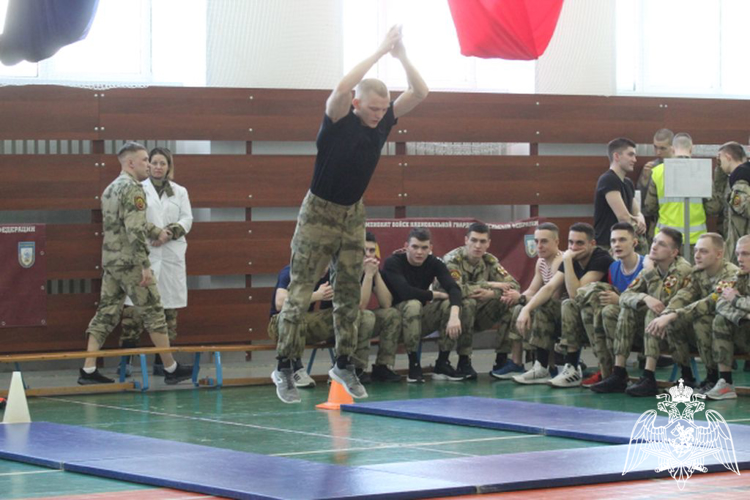 Военнослужащие Пермского военного института приняли участие в спортивном празднике, посвященном Дню защитника Отечества