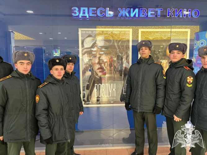 Курсанты факультета (артиллерийского вооружения) посетили кинотеатр «СпешиLove»