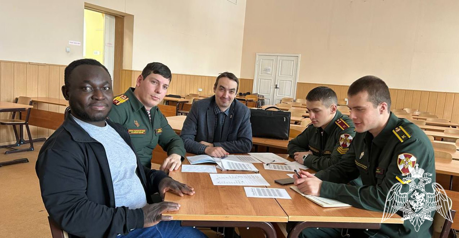 Курсанты Пермского военного института провели встречу с арабскими студентами в ПГНИУ