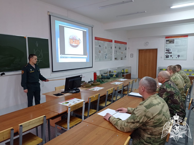 Преподавателями факультета (инженерного обеспечения) проведены занятия с личным составом сводных подразделений полиции специального назначения
