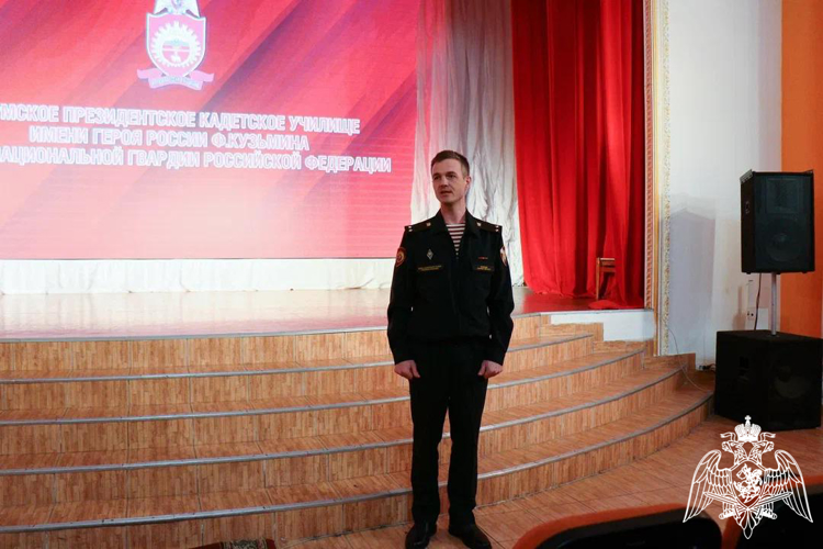 Военнослужащие факультета (связи) провели агитационно-пропагандистскую работу, направленную на профессиональную ориентацию учащихся Пермского президентского кадетского училища имени Героя России Ф. Кузьмина войск национальной гвардии Российской Федерации