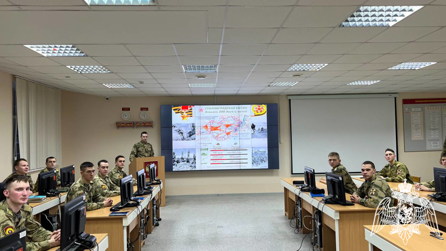 На факультете (связи) проведено военно-политическое информирование, посвященное Дню воинской славы России