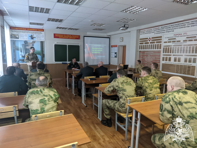 На кафедре конструкций артиллерийского вооружения проведен круглый стол по теме «Современные средства борьбы с противником, теория применения