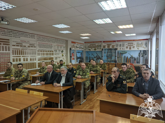 На кафедре конструкций артиллерийского вооружения проведен круглый стол по теме «Современные средства борьбы с противником, теория применения