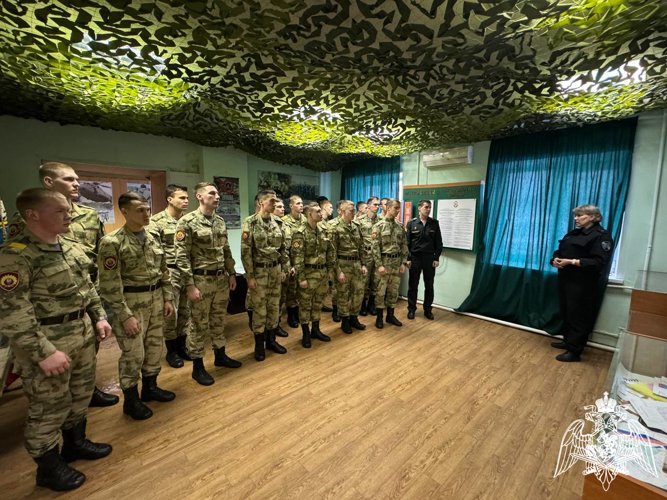С курсантами факультета (связи) проведены плановые мероприятия под руководством сотрудников ОМОН