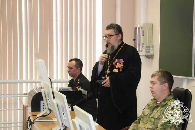 В Пермском военном институте представители Московского Патриархата Русской Православной Церкви провели занятия по духовно-нравственному воспитанию