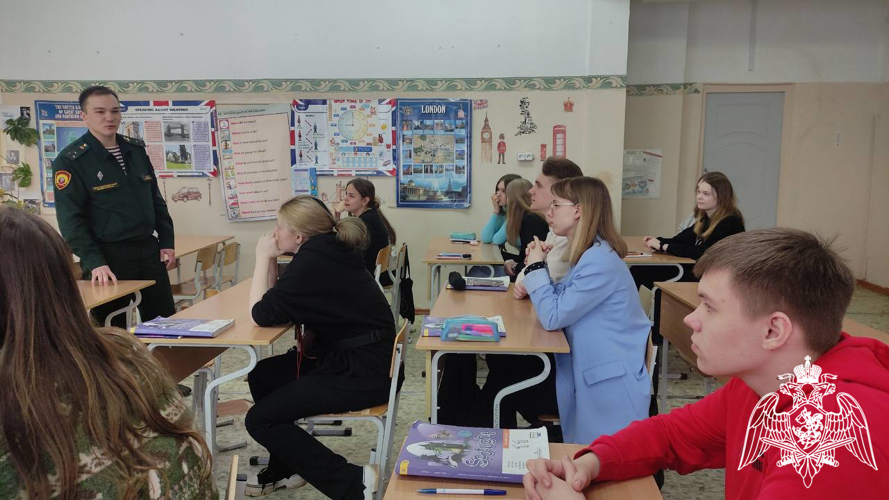 Офицер факультета (связи) провел агитационно-пропагандистскую работу, направленную на профессиональную ориентацию учащихся СОШ № 63 города Перми