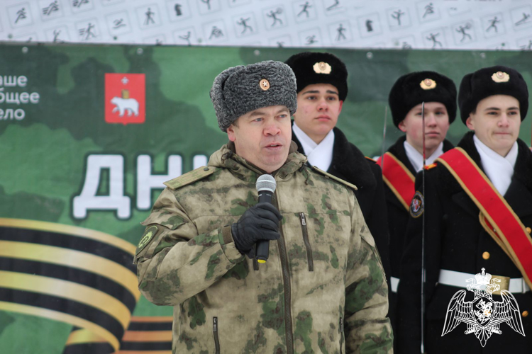 Военнослужащие Пермского военного института обеспечили 25-ую юбилейную традиционную военно-спортивную эстафету «Ратник» на стадионе «Гайва» города Перми