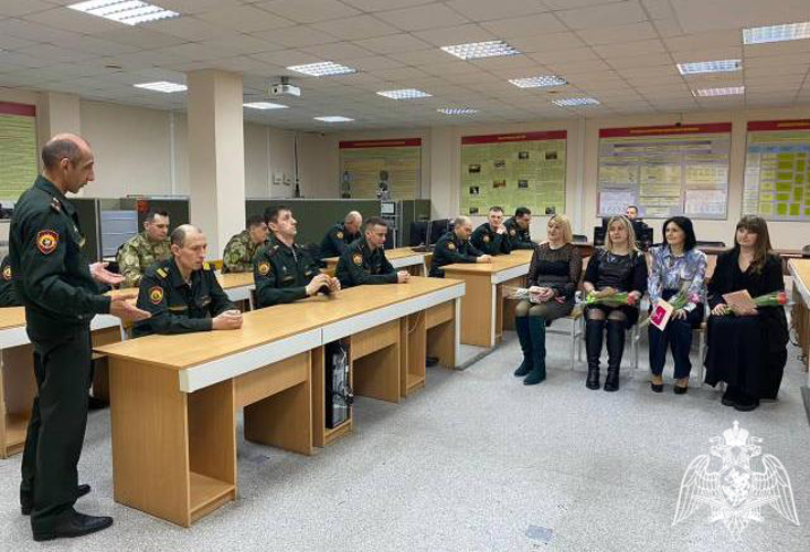 В Пермском военном институте в преддверии Международного женского дня прошло чествование женских коллективов