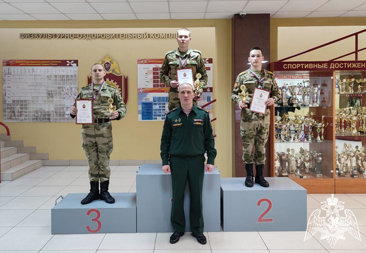 Военнослужащие Пермского военного института приняли участие в чемпионате по стрельбе среди переменного состава