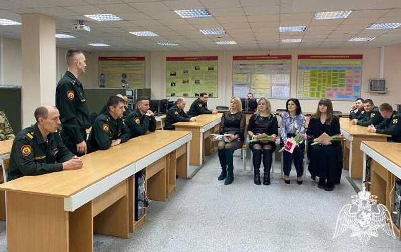 В Пермском военном институте в преддверии Международного женского дня прошло чествование женских коллективов