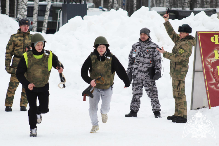Военнослужащие Пермского военного института обеспечили 25-ую юбилейную традиционную военно-спортивную эстафету «Ратник» на стадионе «Гайва» города Перми