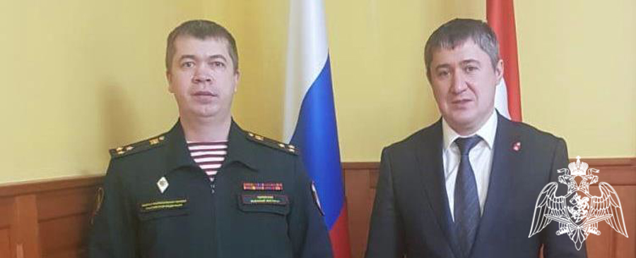 Губернатор Пермского края Дмитрий Махонин провел рабочую встречу с начальником Пермского военного института Росгвардии.