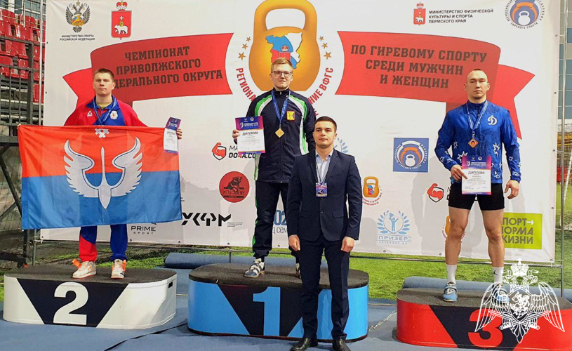 Военнослужащий  Пермского военного института принял участие в чемпионате Приволжского Федерального округа по гиревому спорту