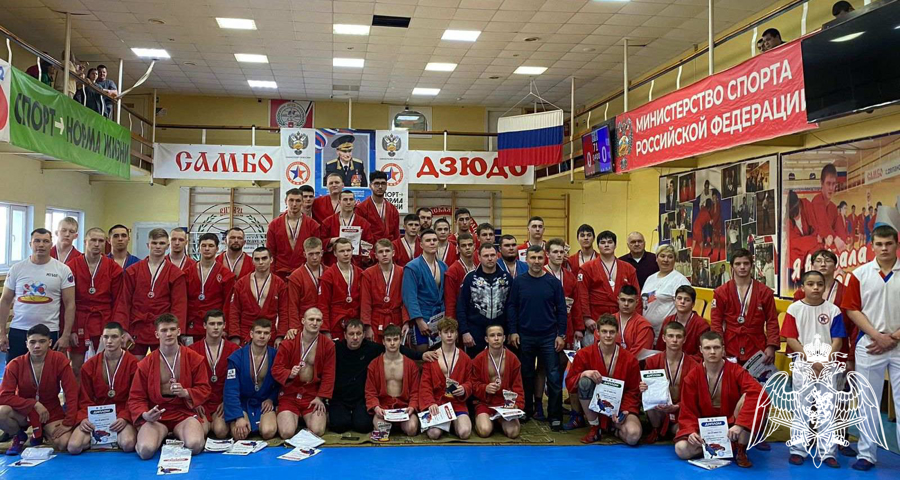 Военнослужащие Пермского военного института приняли участие в чемпионате города Перми по самбо