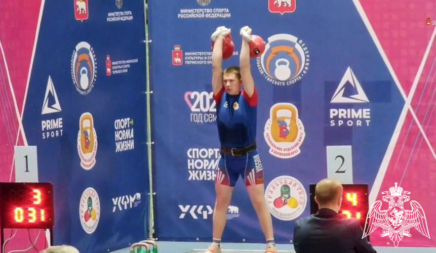 Военнослужащий  Пермского военного института принял участие в чемпионате Приволжского Федерального округа по гиревому спорту