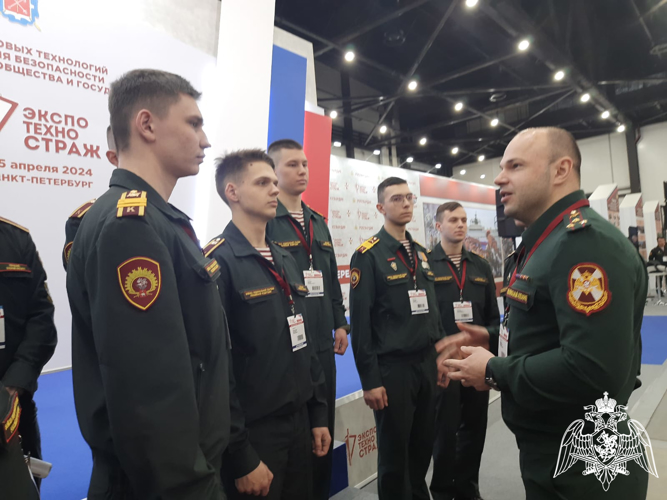 С 3 по 5 апреля 2024 года в городе Санкт-Петербурге проводилась выставка «ЭКСПО ТЕХНО СТРАЖ», в которой приняли участие военнослужащие Пермского военного института
