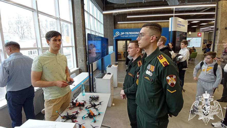 Курсанты факультета (артиллерийского вооружения) Пермского военного института приняли участие в «Робототехническом фестивале: в мире технологий»