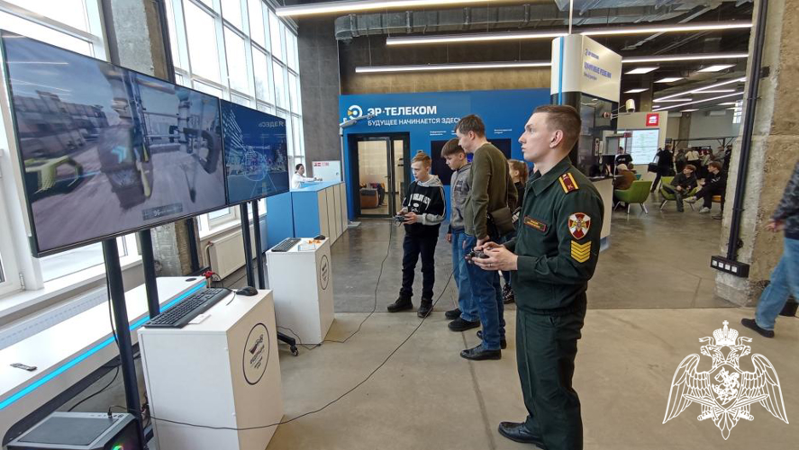 Курсанты факультета (артиллерийского вооружения) Пермского военного института приняли участие в «Робототехническом фестивале: в мире технологий»