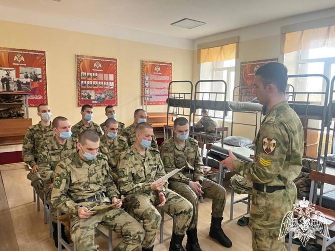 Военнослужащие факультета (связи) провели агитационно-пропагандистскую работу