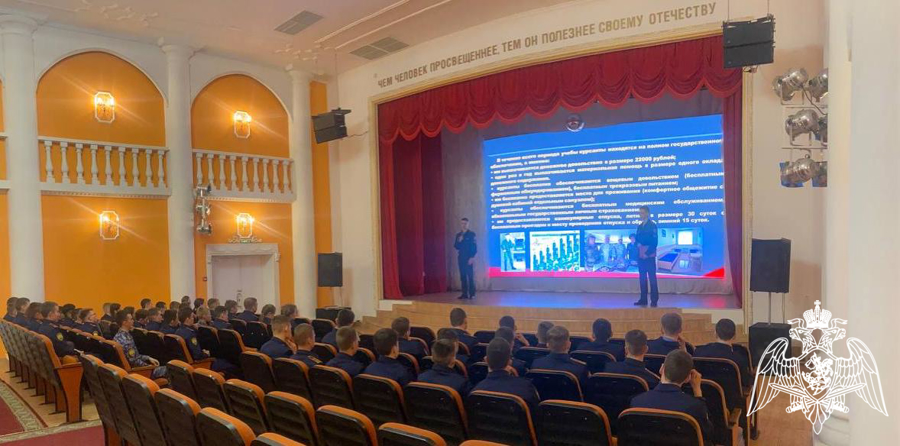 Военнослужащие факультета (связи) провели агитационно-пропагандистскую работу