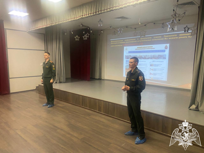 Военнослужащие факультета (связи) провели агитационно-пропагандистскую работу