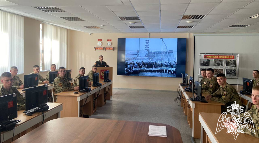 На факультете (связи) проведено военно-политическое информирование на тему «Чернобыль. Трагедия и героизм народа»