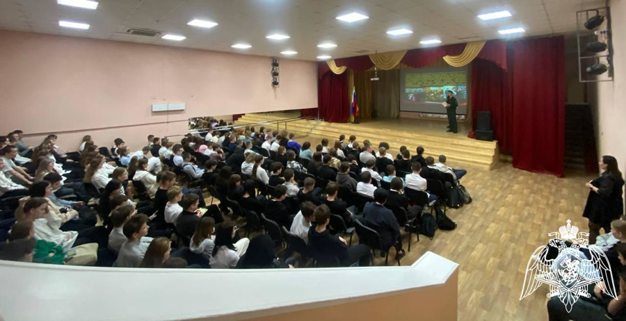 Военнослужащие факультета (связи) провели агитационно-пропагандистскую работу