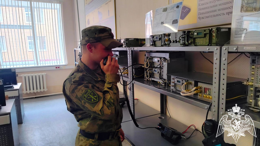 Военнослужащие факультета (связи) провели агитационно-пропагандистскую работу