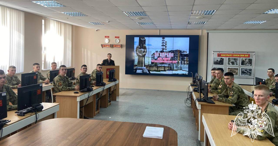 На факультете (связи) проведено военно-политическое информирование на тему «Чернобыль. Трагедия и героизм народа»