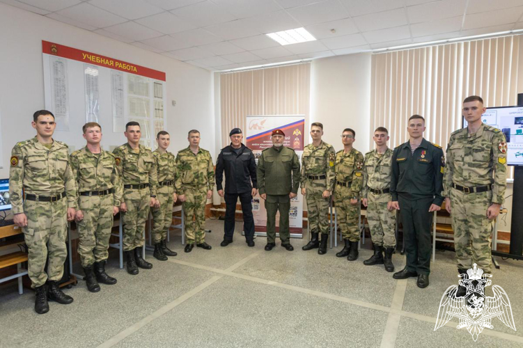 Заместители директора Росгвардии генерал-полковник Алексей Воробьев и генерал-полковник Владислав Ершов посетили Пермский военный институт войск национальной гвардии Российской Федерации