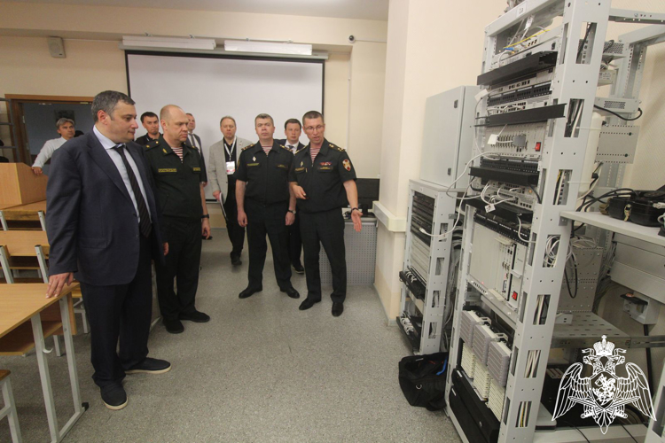 Пермский военный институт Росгвардии посетили участники выездного заседания Комитета Государственной Думы Федерального Собрания Российской Федерации по информационной политике, информационным технологиям и связи