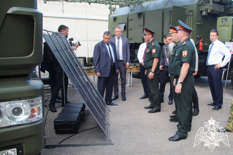 Пермский военный институт Росгвардии посетили участники выездного заседания Комитета Государственной Думы Федерального Собрания Российской Федерации по информационной политике, информационным технологиям и связи