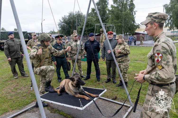 Заместители директора Росгвардии генерал-полковник Алексей Воробьев и генерал-полковник Владислав Ершов посетили Пермский военный институт войск национальной гвардии Российской Федерации