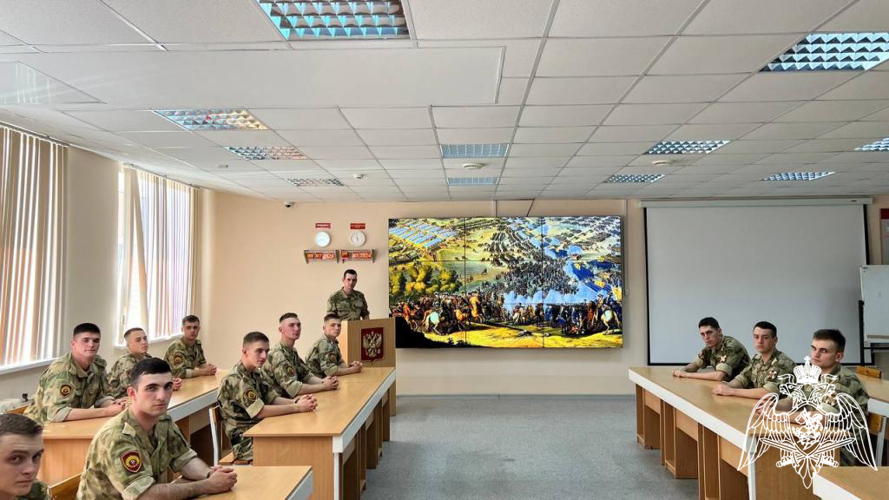 На факультете связи проведено военно-политическое информирование, приуроченное к Дню воинской славы России