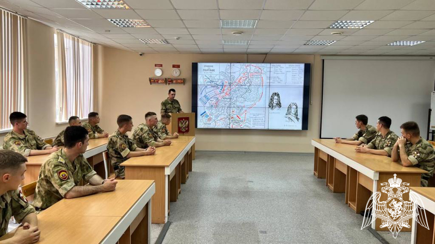 На факультете связи проведено военно-политическое информирование, приуроченное к Дню воинской славы России