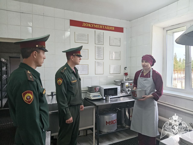 В Пермском военном институте проведена выводка служебных собак на факультете (кинологическом)
