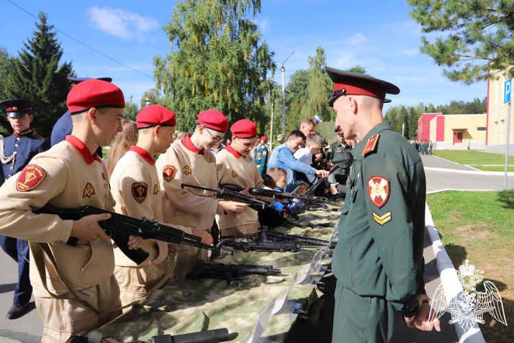 Курсанты Пермского военного института Росгвардии приняли Военную присягу