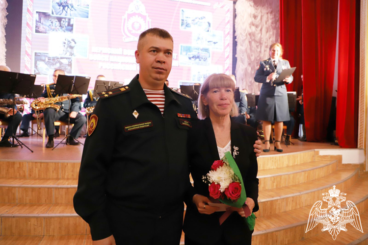 Военнослужащие Пермского военного института приняли участие в совместном концерте, посвященном 106 годовщине со Дня создания военно-политических (политических) органов Росгвардии