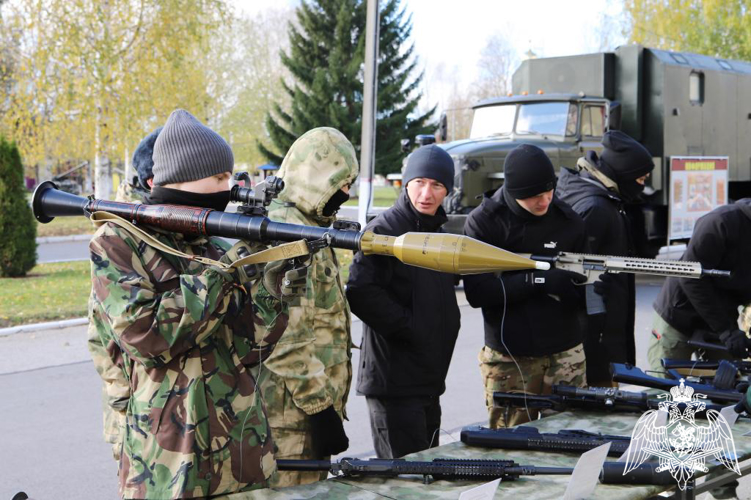 В Пермском военном институте прошел фестиваль подразделений регионального отделения детско-юношеского военно-патриотического движения «Гвардейская смена» Пермского края